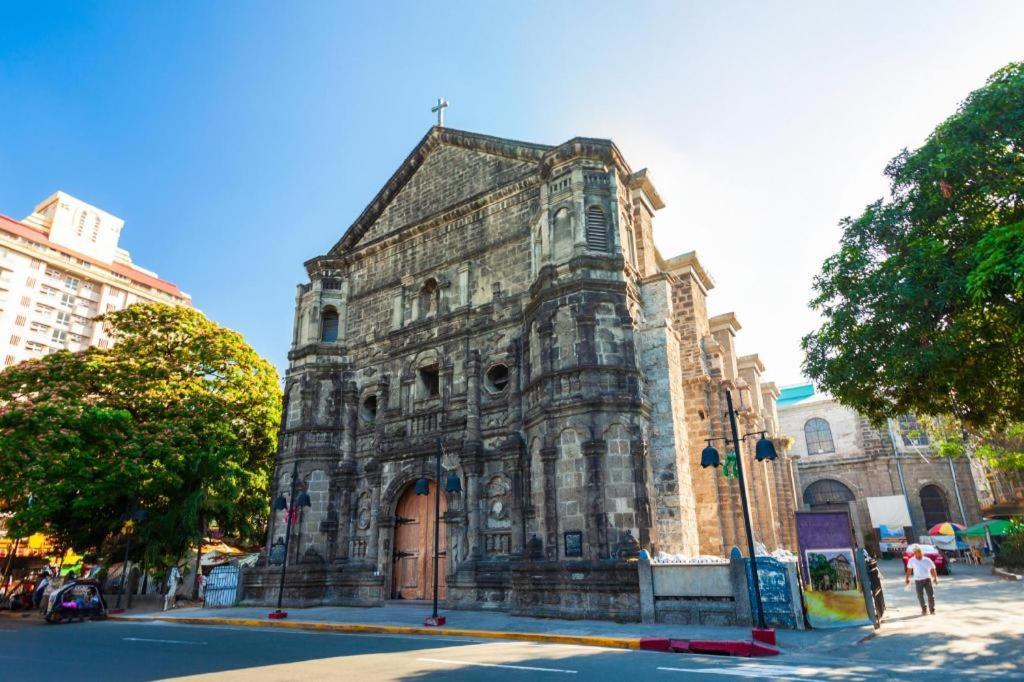 Amorsolo Mansion Hotel Manila Bagian luar foto