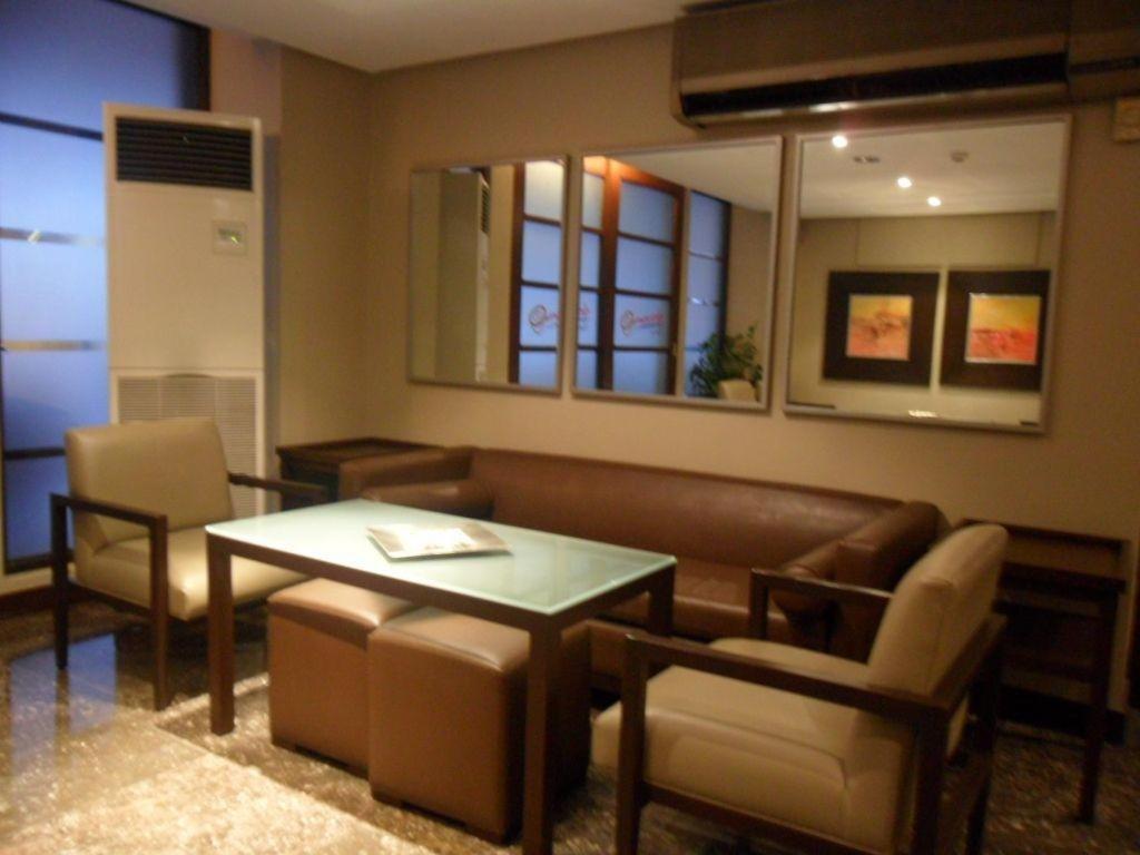 Amorsolo Mansion Hotel Manila Bagian luar foto