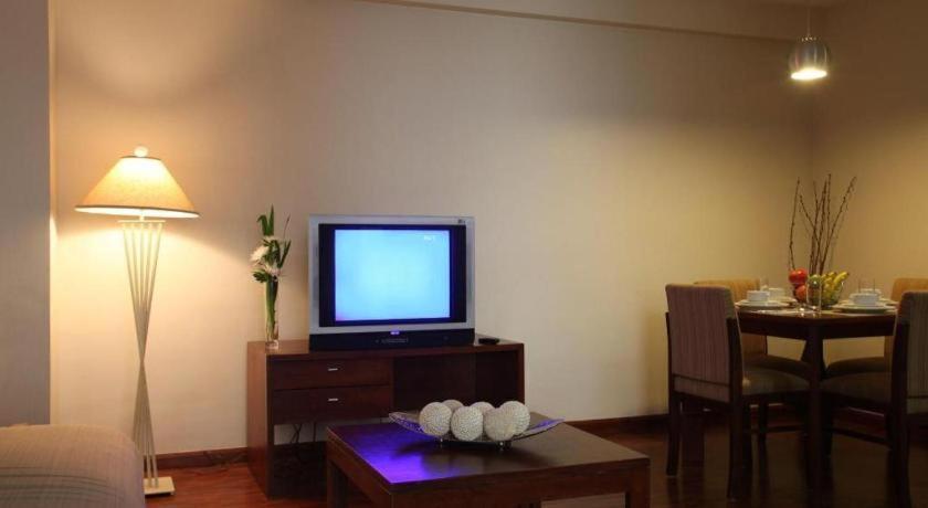 Amorsolo Mansion Hotel Manila Bagian luar foto